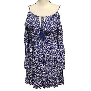 Summer dress. Charlotte Russe. Blue with white flowers